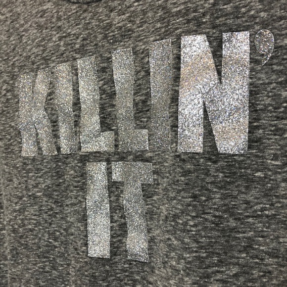 “Killin’ It” gray crop top/workout top 🖤 - Picture 6 of 7